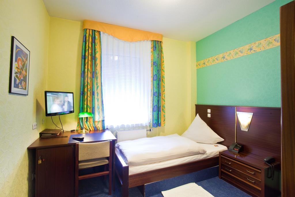 Zur Kastanie Hotel Mülheim an der Ruhr Quarto foto